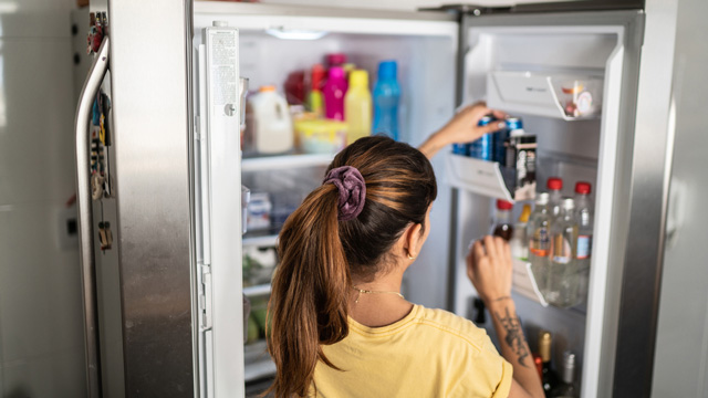 清理冰箱是一个很好的厨房组织黑客