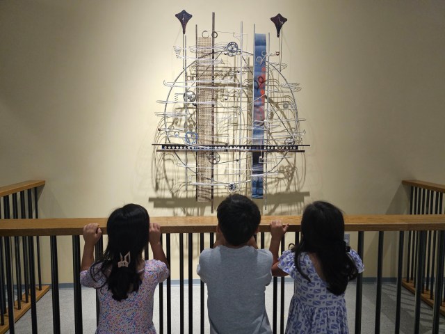 孩子们访问俄克拉荷马市博物馆